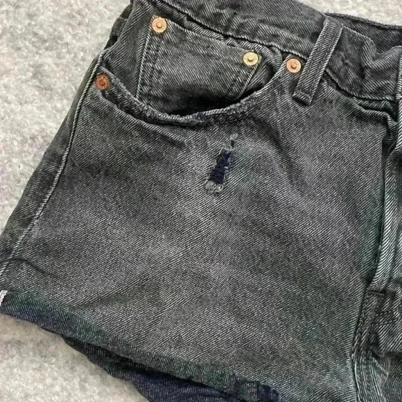 Levi cutoff shorts - Picture 3 of 6